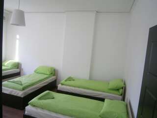 Хостелы Ivory Tower Hostel София Кровать в общем номере для женщин с 4 кроватями-1
